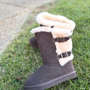 New BearPaw Cream Shearling Interior